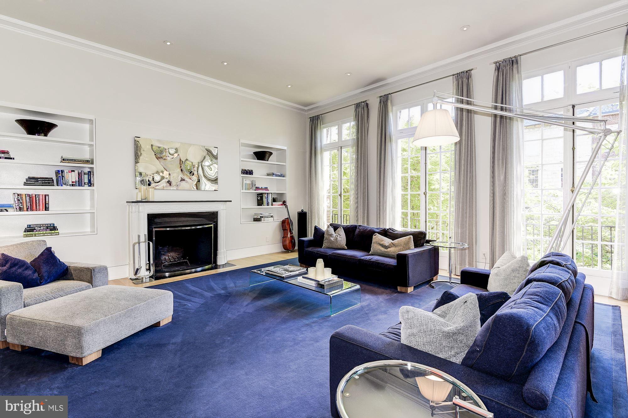 2019 R Street Northwest Washington, DC 20009 - Photo 12 of 49 Living Room