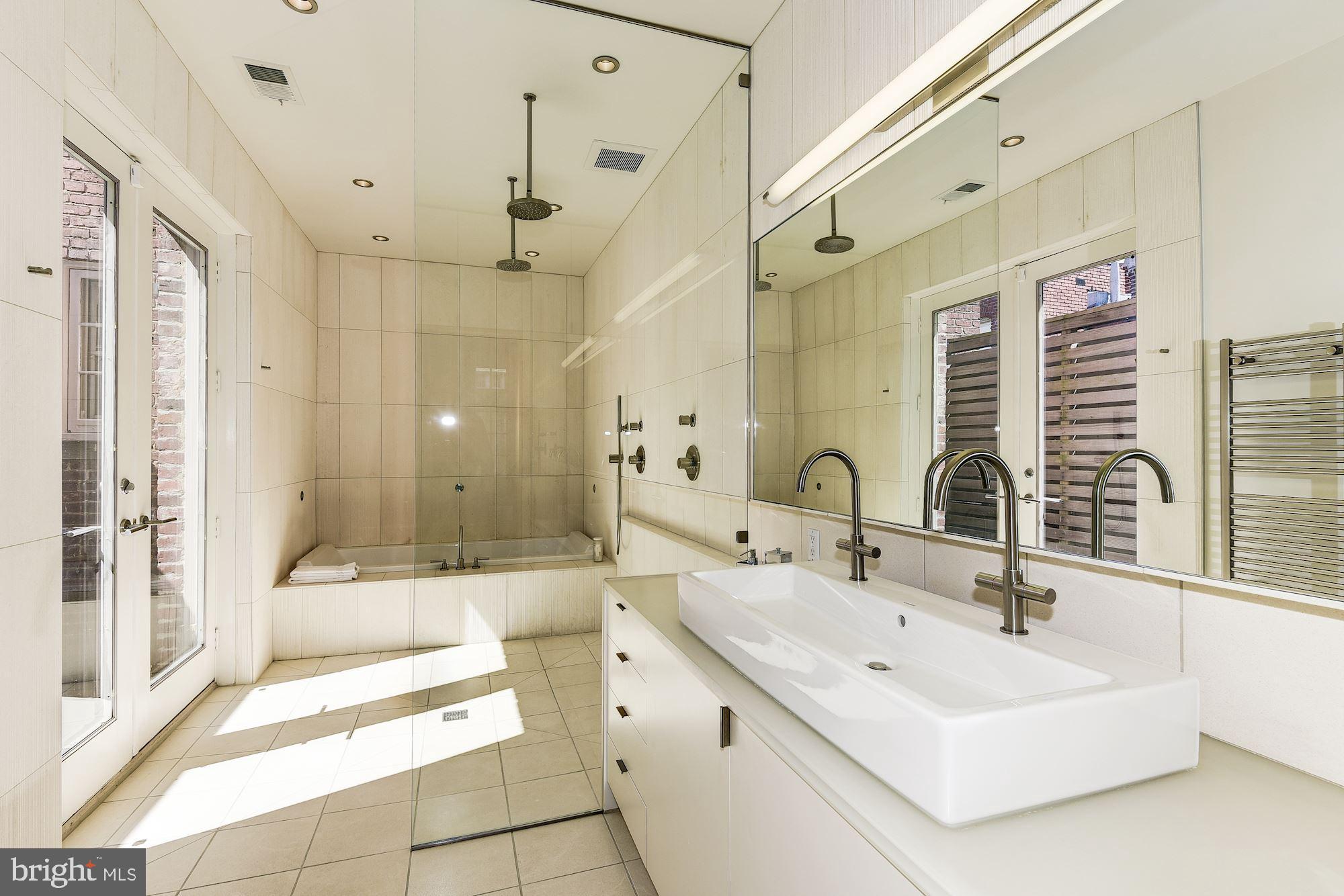 2019 R Street Northwest Washington, DC 20009 - Photo 27 of 49 Master Bedroom Suite