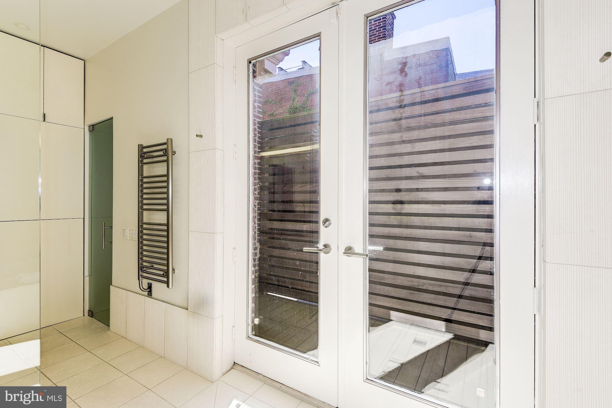 2019 R Street Northwest Washington, DC 20009 - Photo 29 of 49 Master Bedroom Suite