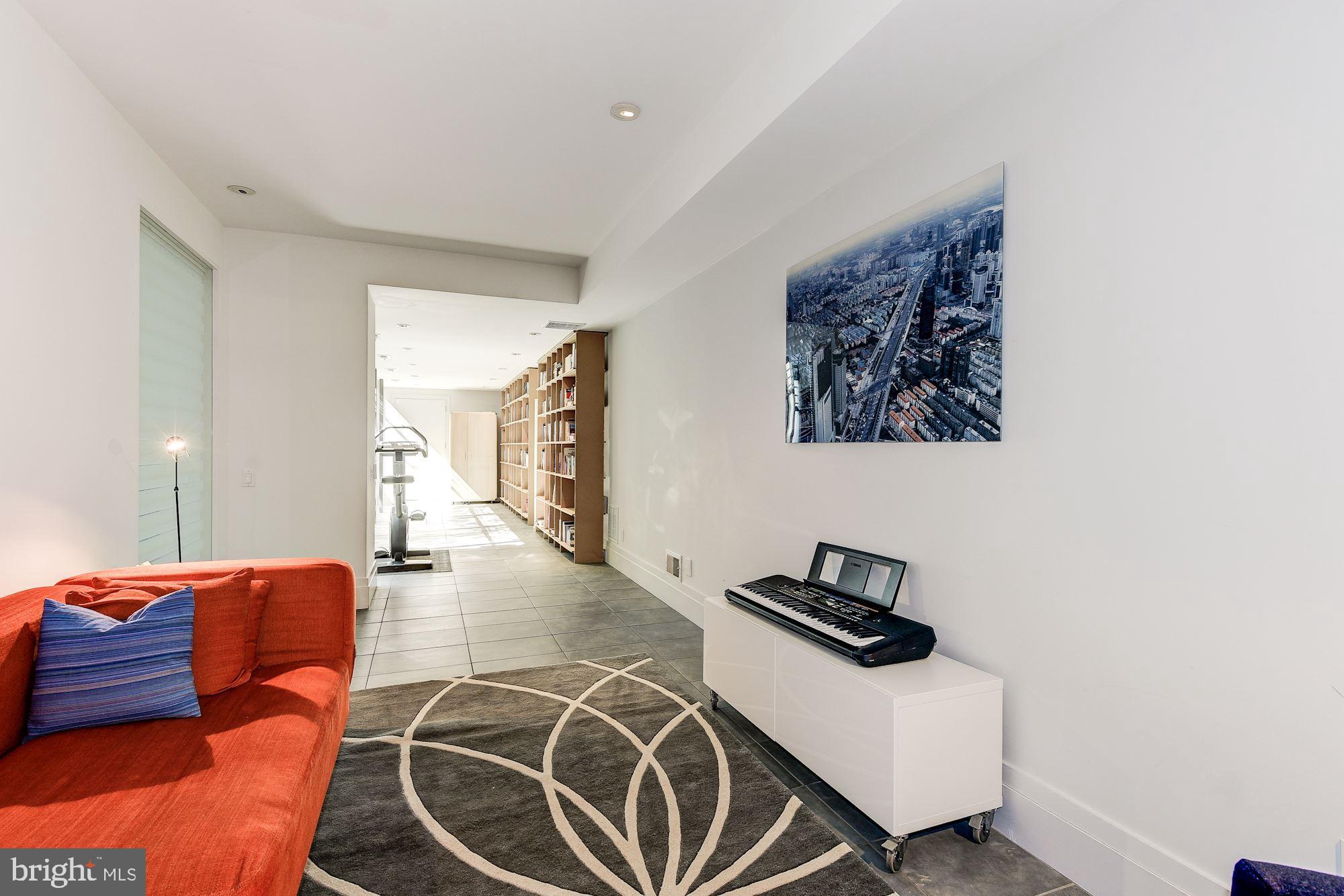 2019 R Street Northwest Washington, DC 20009 - Photo 4 of 49 Gallery