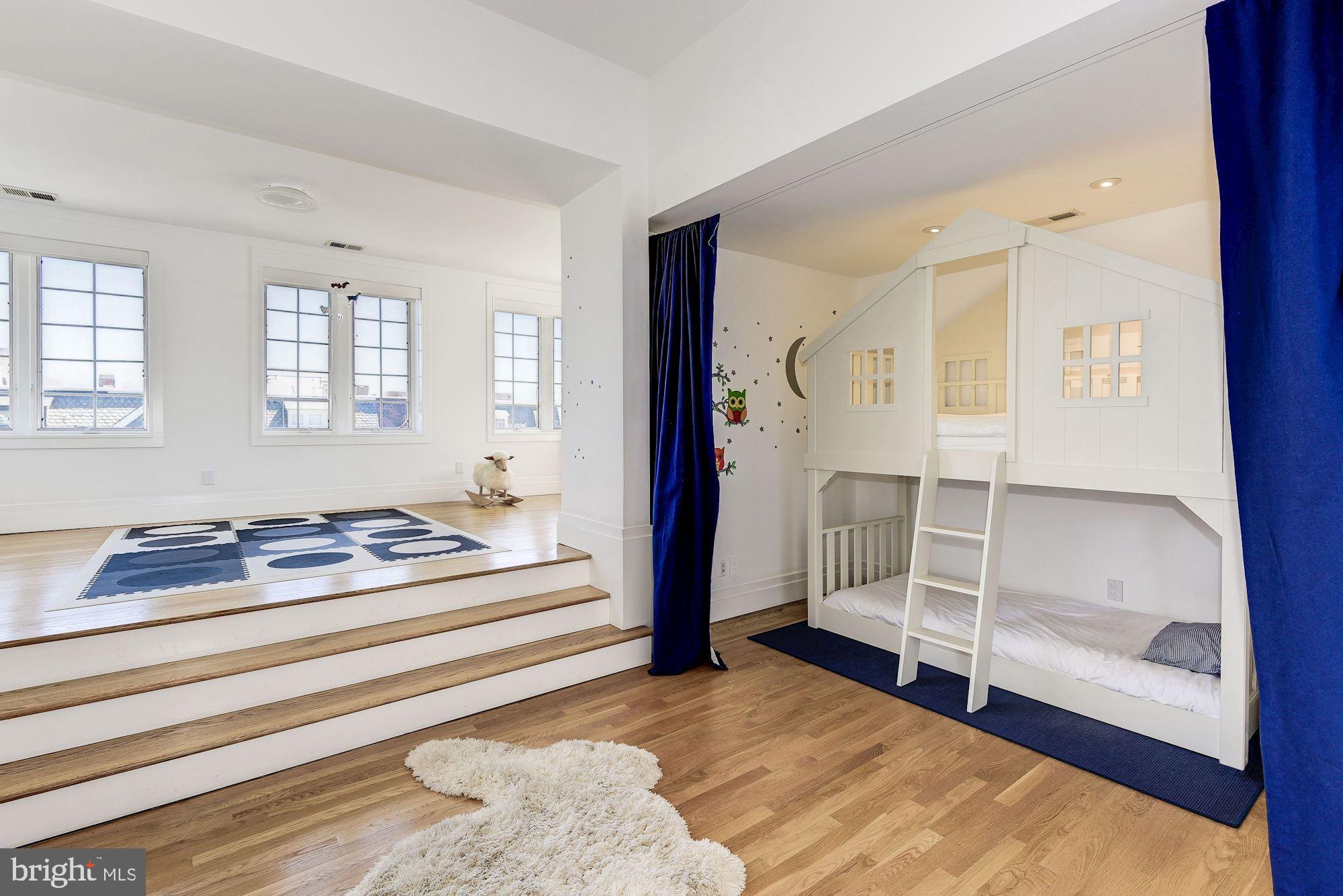 2019 R Street Northwest Washington, DC 20009 - Photo 33 of 49 Third Bedroom Suite