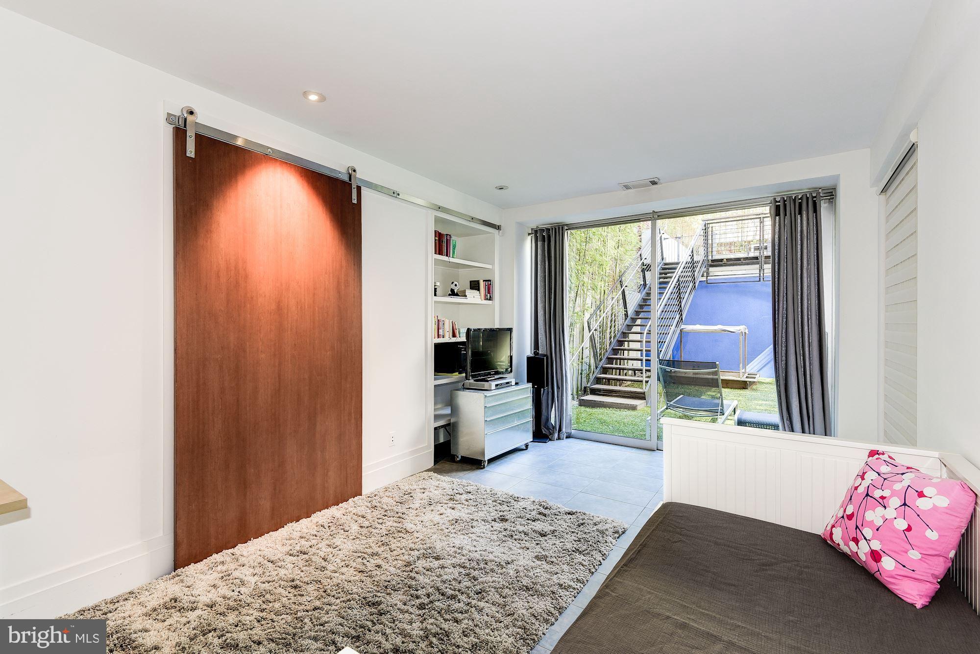 2019 R Street Northwest Washington, DC 20009 - Photo 6 of 49 Fifth Bedroom Suite