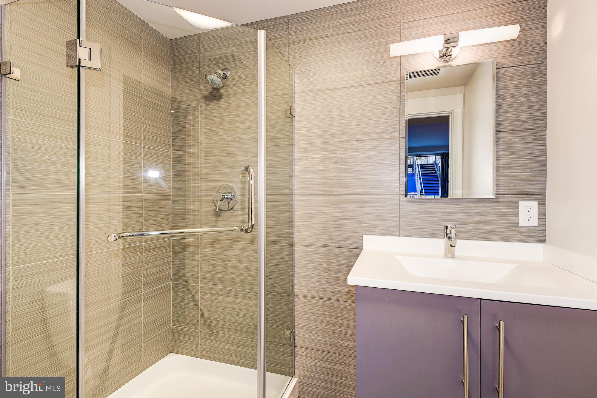 2019 R Street Northwest Washington, DC 20009 - Photo 9 of 49 Fifth Bedroom Suite