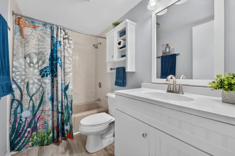$275,000 | 33 Lausanne Court, Unit 3306, Geneva, WI 53147