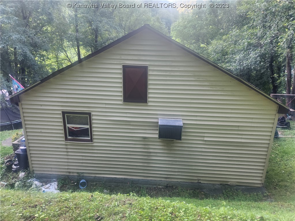 2142 Witcher Creek Road Belle, WV 25015 - Photo 4 of 17 Gallery Image 4