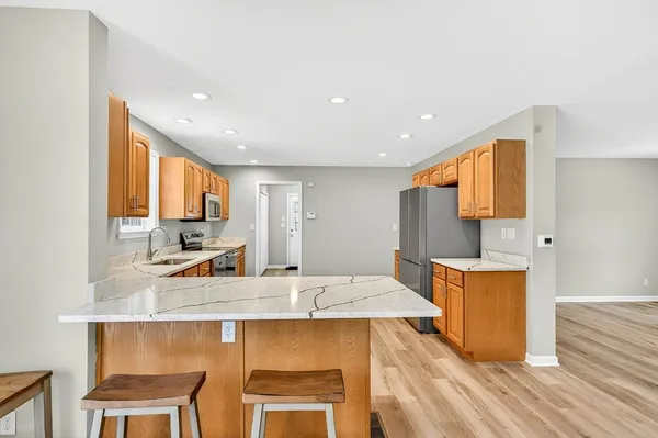 $484,900 | 704 Brattleboro Road, Bernardston, MA 01337