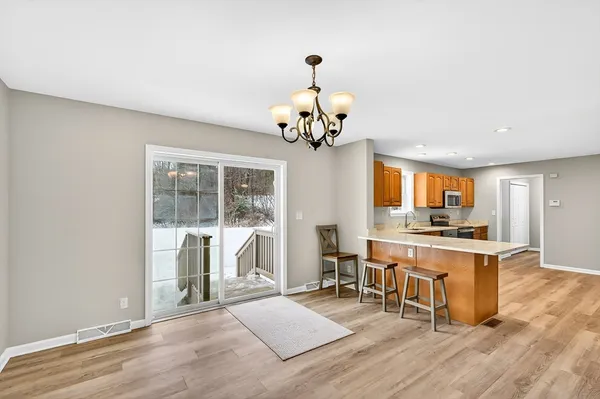 $484,900 | 704 Brattleboro Road, Bernardston, MA 01337