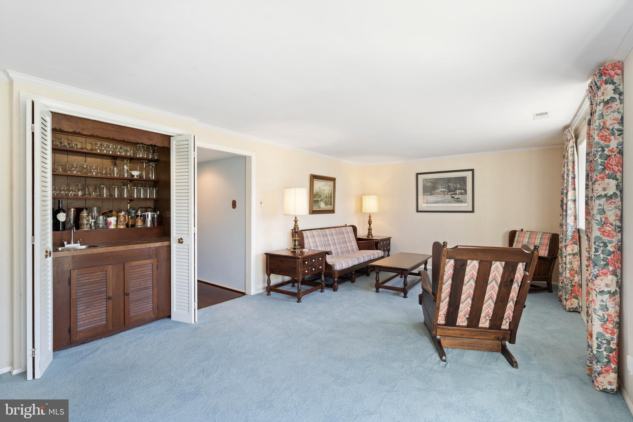 119 East Padonia Road Lutherville-Timonium, MD 21093 - Photo 26 of 39 a living room with furniture and a window