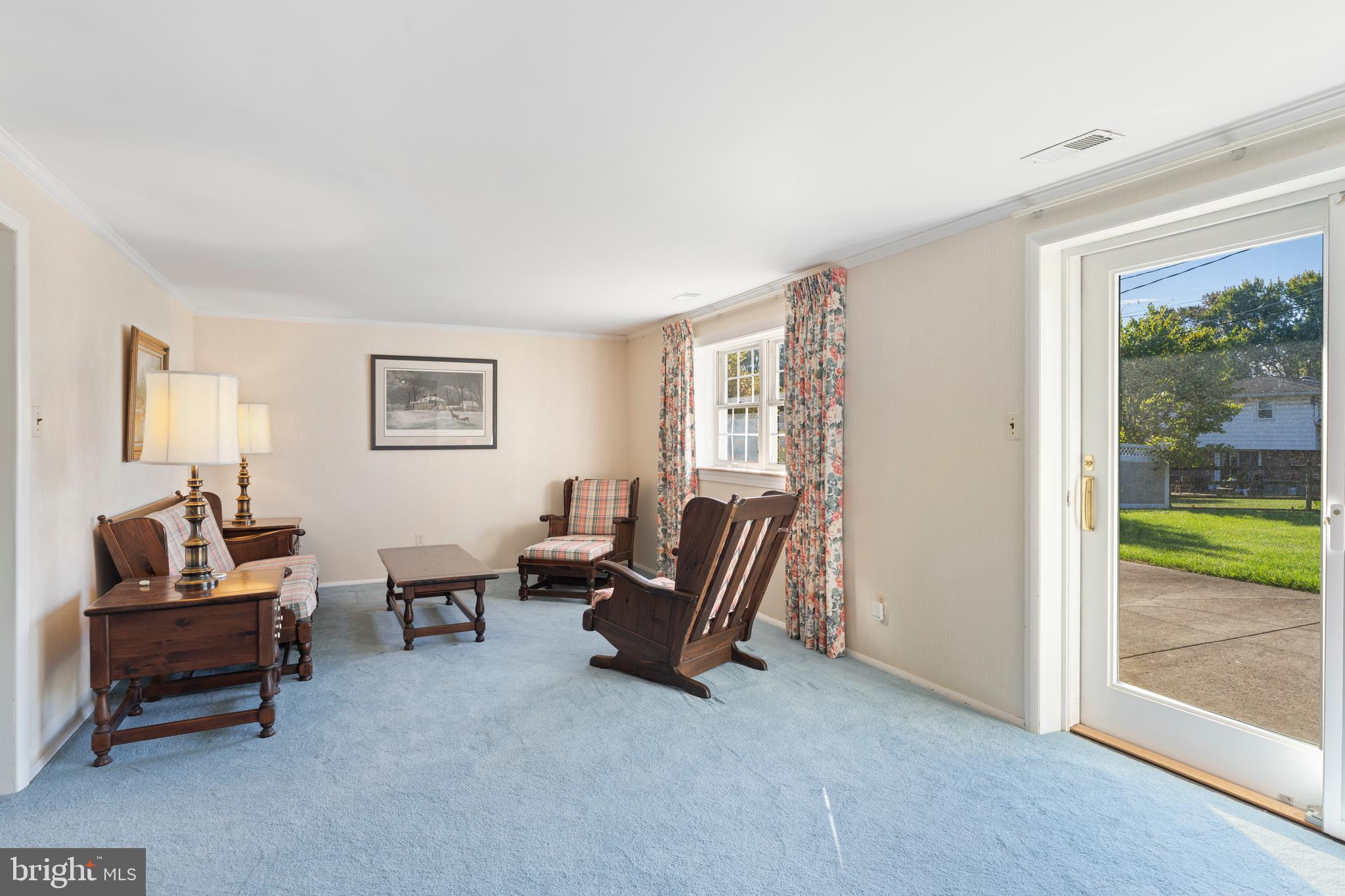 119 East Padonia Road Lutherville-Timonium, MD 21093 - Photo 28 of 39 a living room with furniture and a window