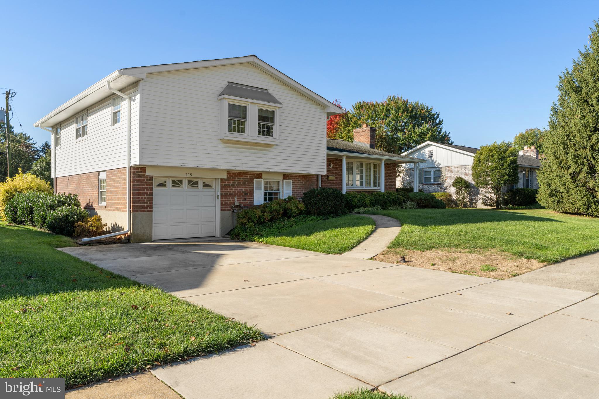 119 East Padonia Road Lutherville-Timonium, MD 21093 - Photo 3 of 39 a front view of a house with yard