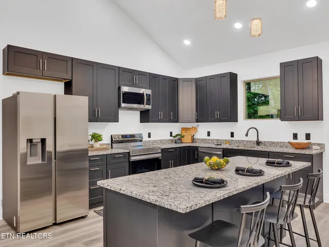 $450,000 | 1395 Willow Creek Lane, Sevierville, TN 37876