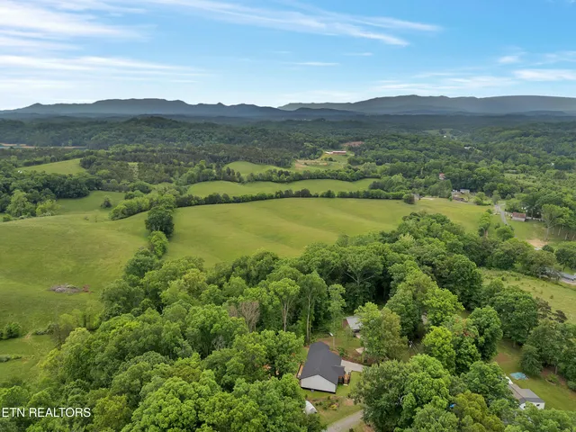 $450,000 | 1395 Willow Creek Lane, Sevierville, TN 37876