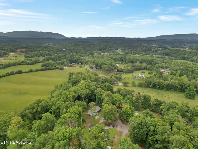 $450,000 | 1395 Willow Creek Lane, Sevierville, TN 37876