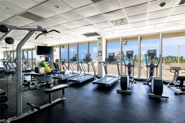 $3,300 | 5701 Collins Avenue, Unit 307, Miami Beach, FL 33140