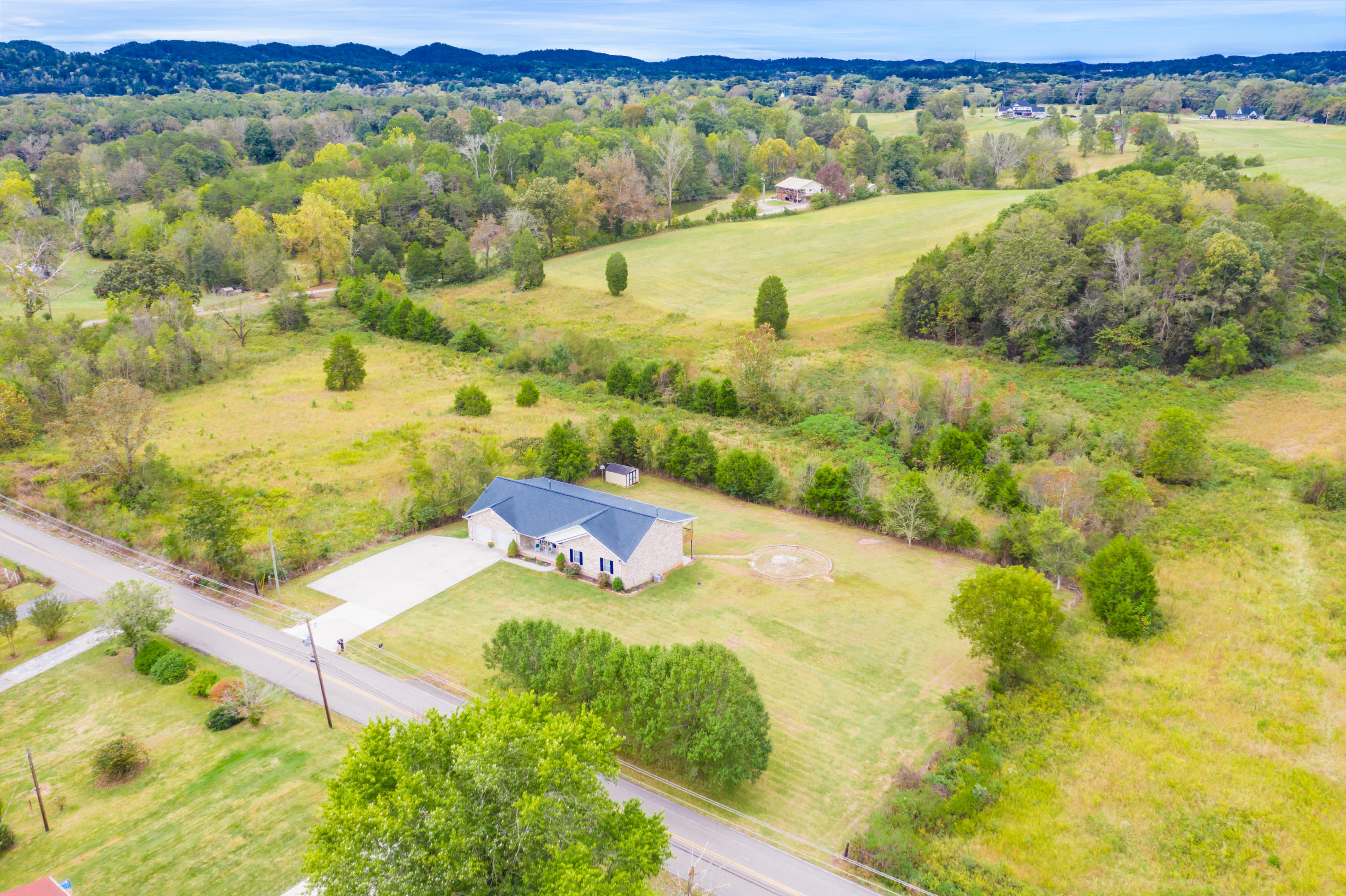 5521 Roberts Road Corryton, TN 37721 - Photo 4 of 40 5521Roberts1-17