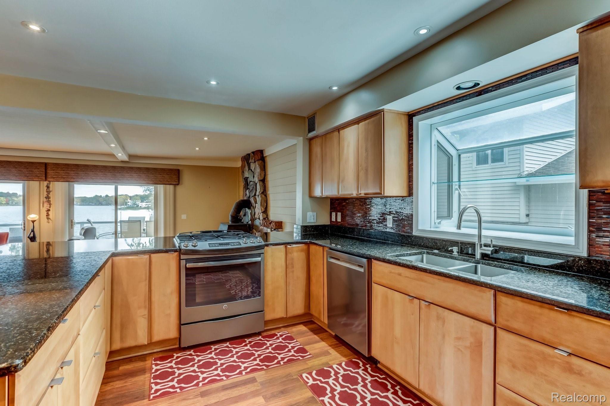 2100 Duck Lake Road North Highland, MI 48356 - Photo 10 of 57 2100 Duck Lake Rd N, Highland Charter Twp, MI 48356-10.jpg-SMALL