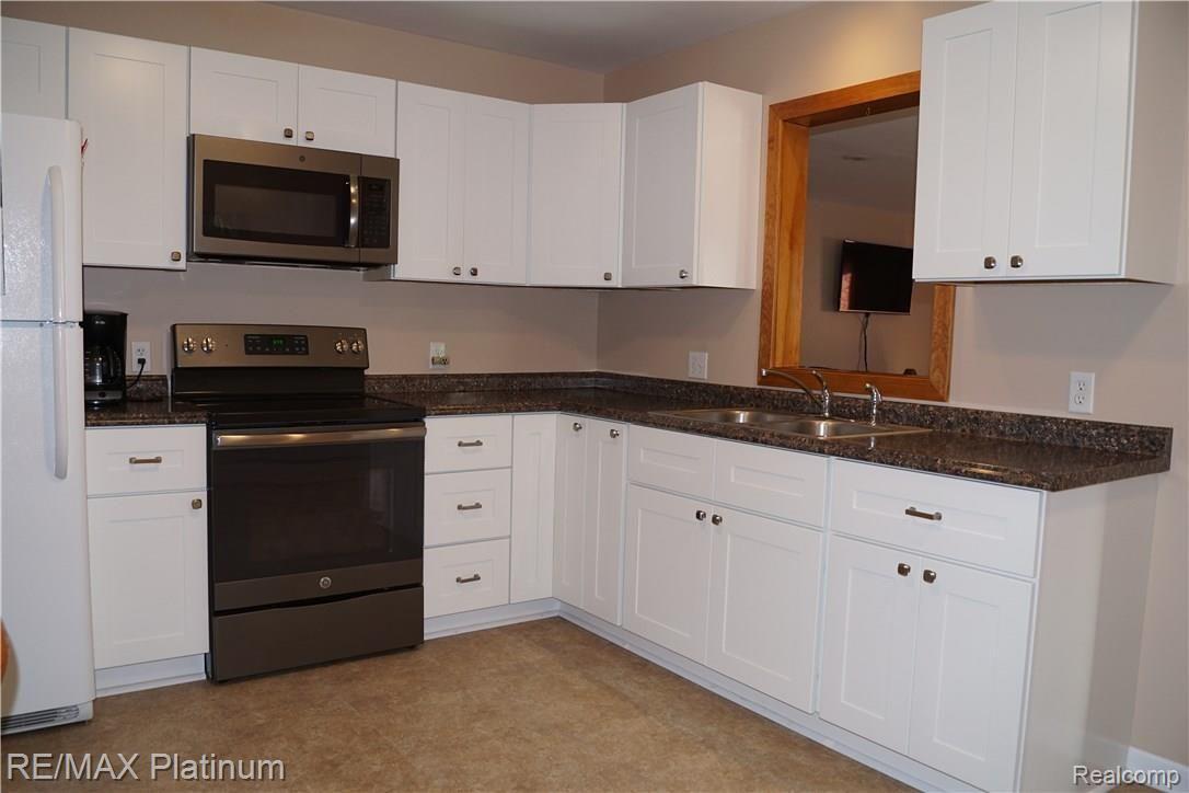 20899 Barton Road Pinckney, MI 48169 - Photo 13 of 30 DSC02174.JPG