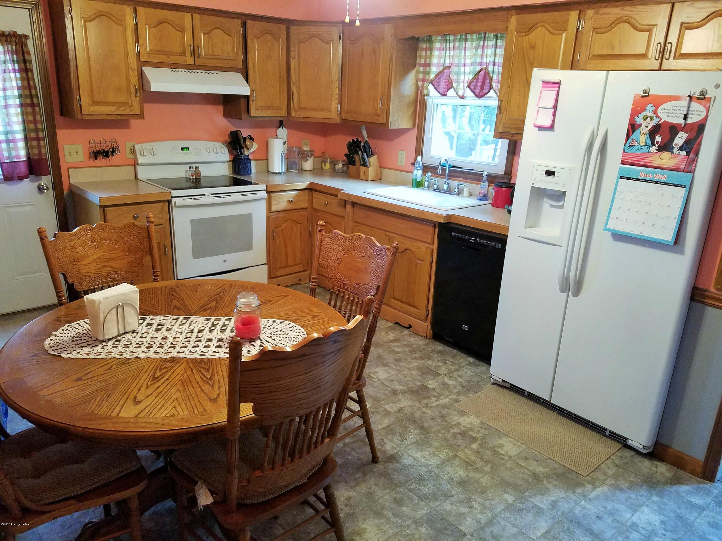 130 Country Vw Ests Road Loretto, KY 40037 - Photo 5 of 16 Kitchen