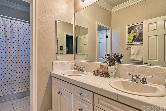 27023 Timberline Terrace Valencia, CA 91381 - Photo 32 of 48