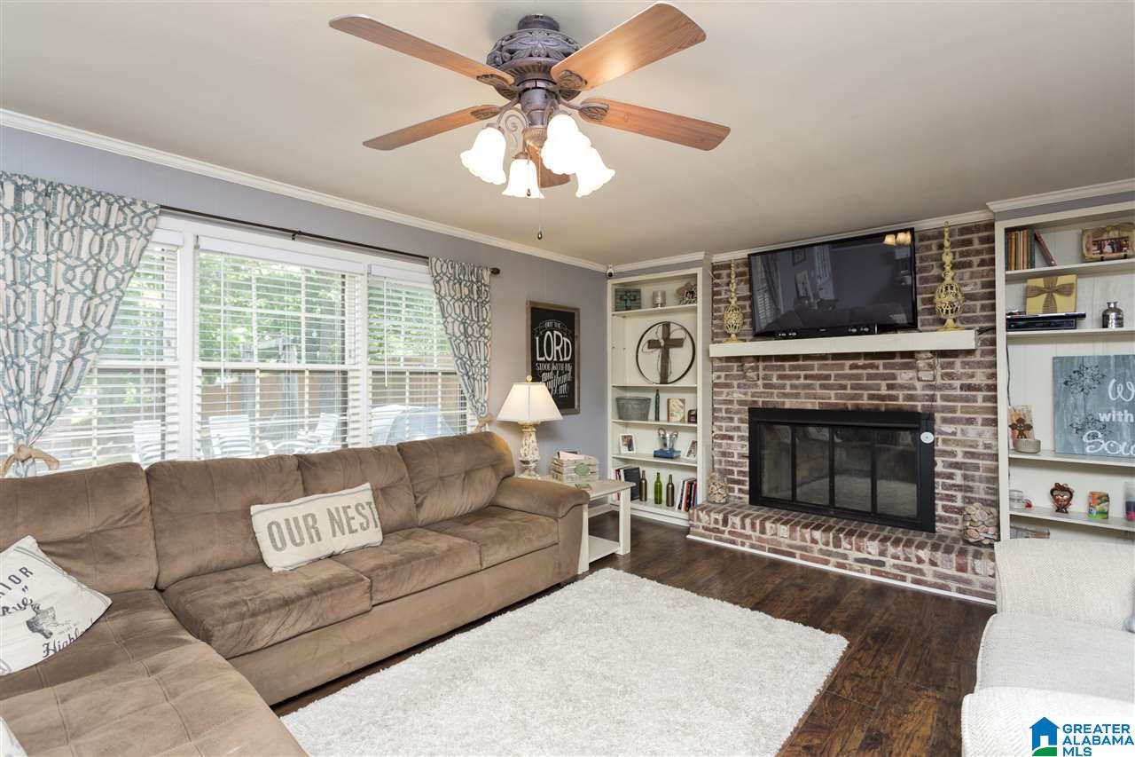 637 South Sanders Road Hoover, AL 35226 - Photo 5 of 47