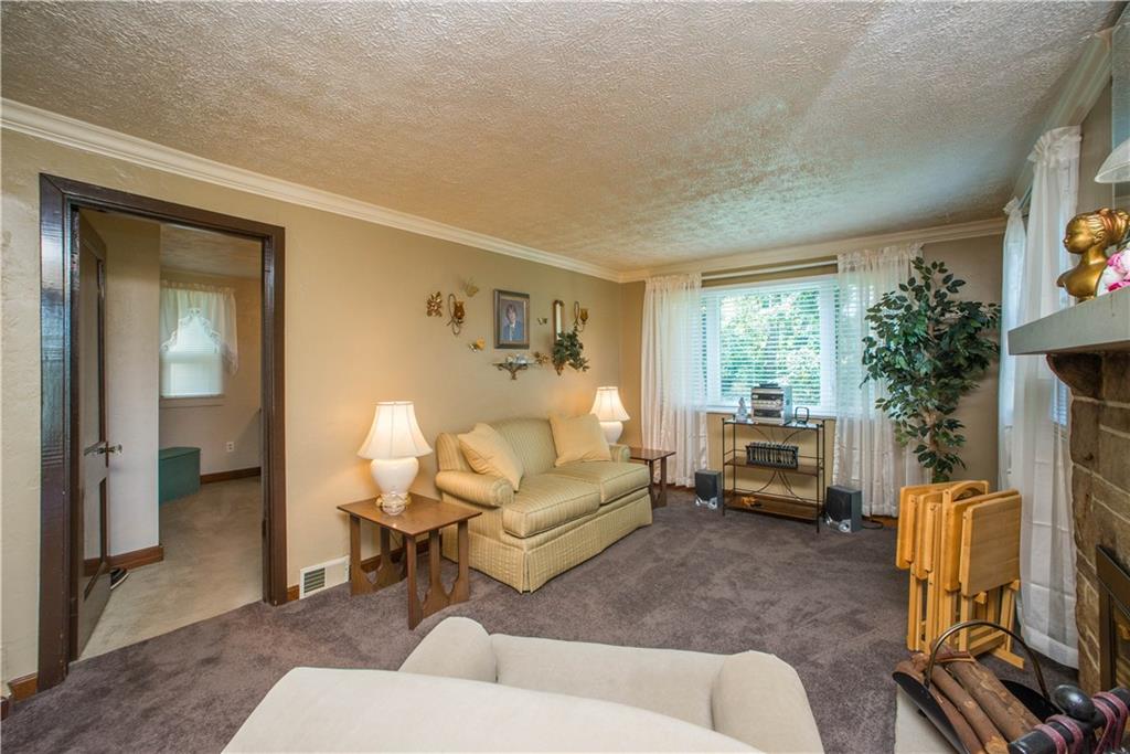 740 Agnew Road Pittsburgh, PA 15227 - Photo 7 of 25