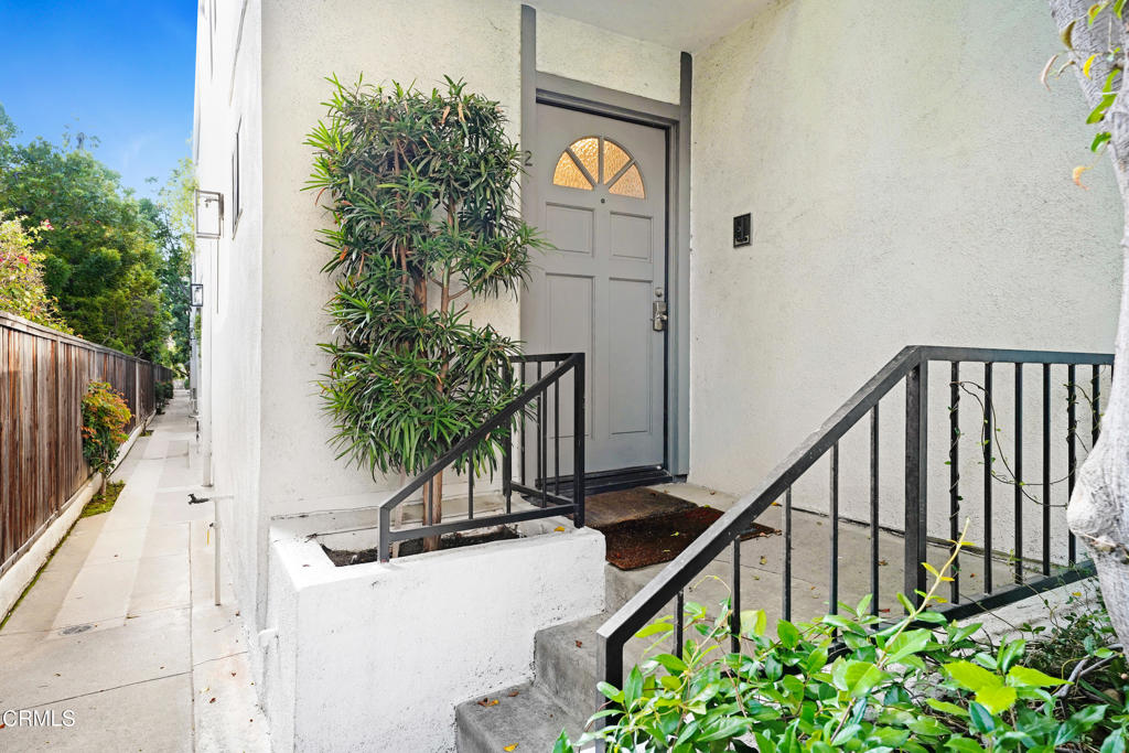 394 South Los Robles Avenue, Unit 2 Pasadena, CA 91101 - Photo 15 of 17 DSC06378