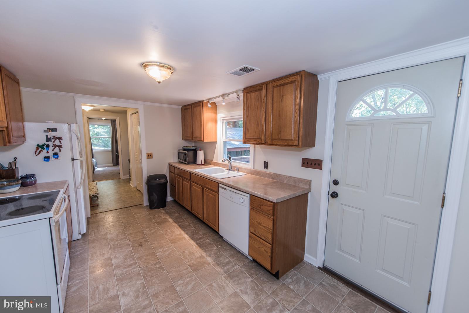 158 Catron Ridge Road Bentonville, VA 22610 - Photo 12 of 30 Kitchen