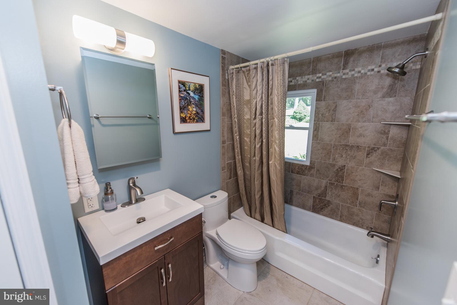158 Catron Ridge Road Bentonville, VA 22610 - Photo 16 of 30 Bath