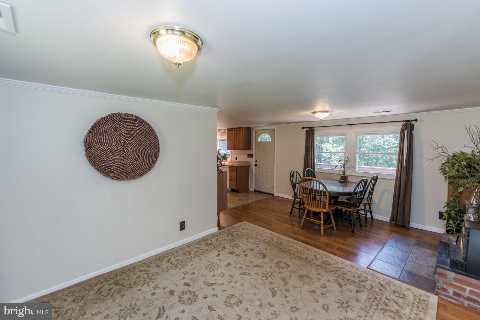 158 Catron Ridge Road Bentonville, VA 22610 - Photo 10 of 30 Living Room