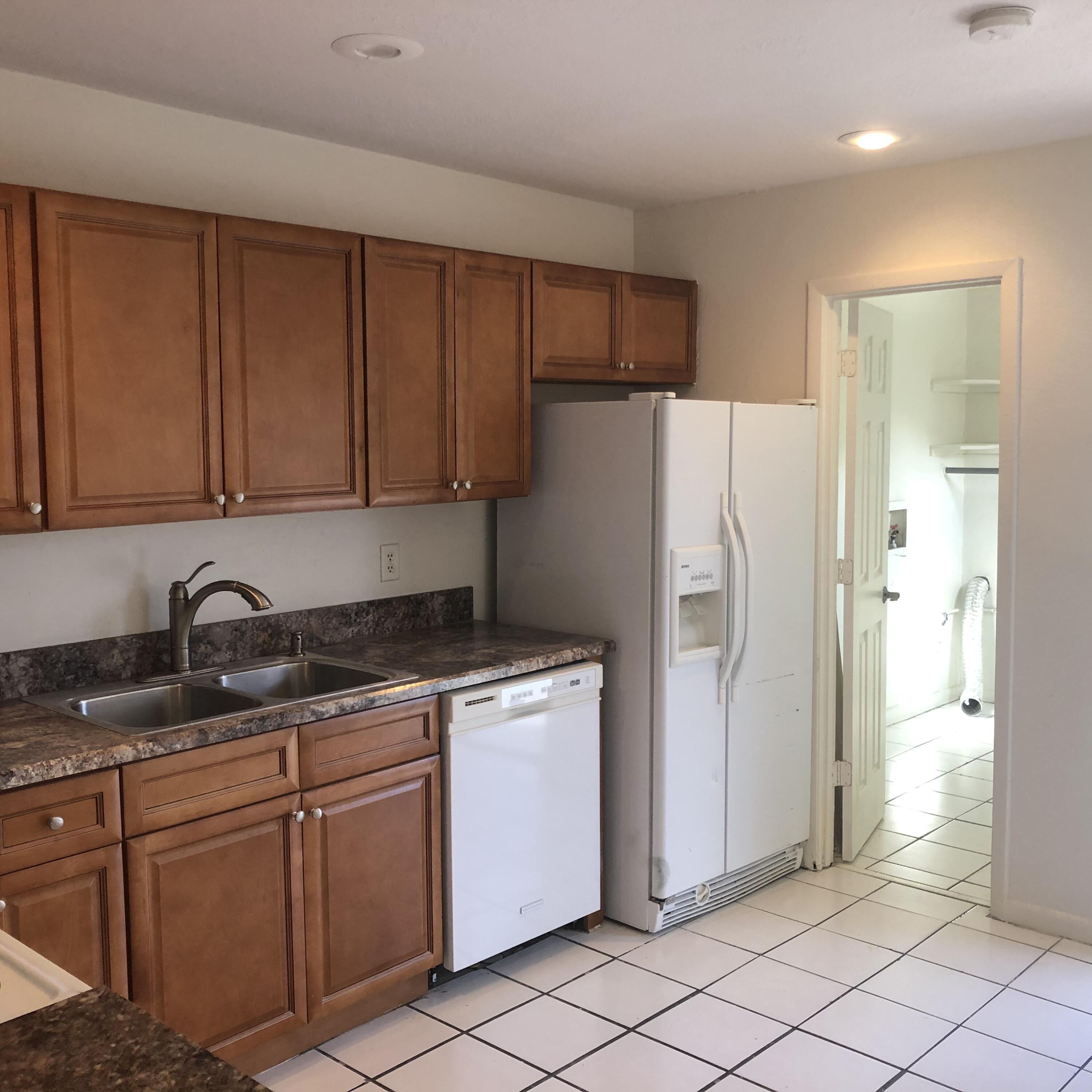 4518 Southeast Salvatori Road Stuart, FL 34997 - Photo 3 of 19 IMG_1522