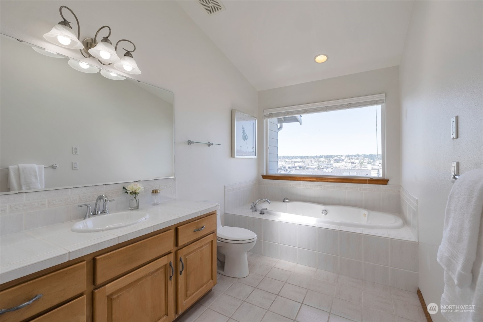 3660 13th Avenue West Seattle, WA 98119 - Photo 10 of 13