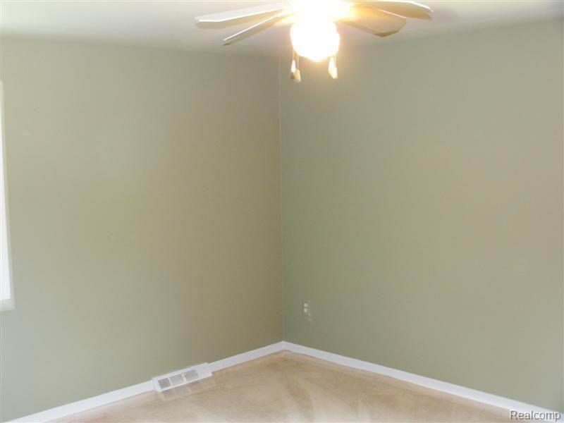 361 Ridgewood Road Rochester, MI 48306 - Photo 7 of 23 Bedroom