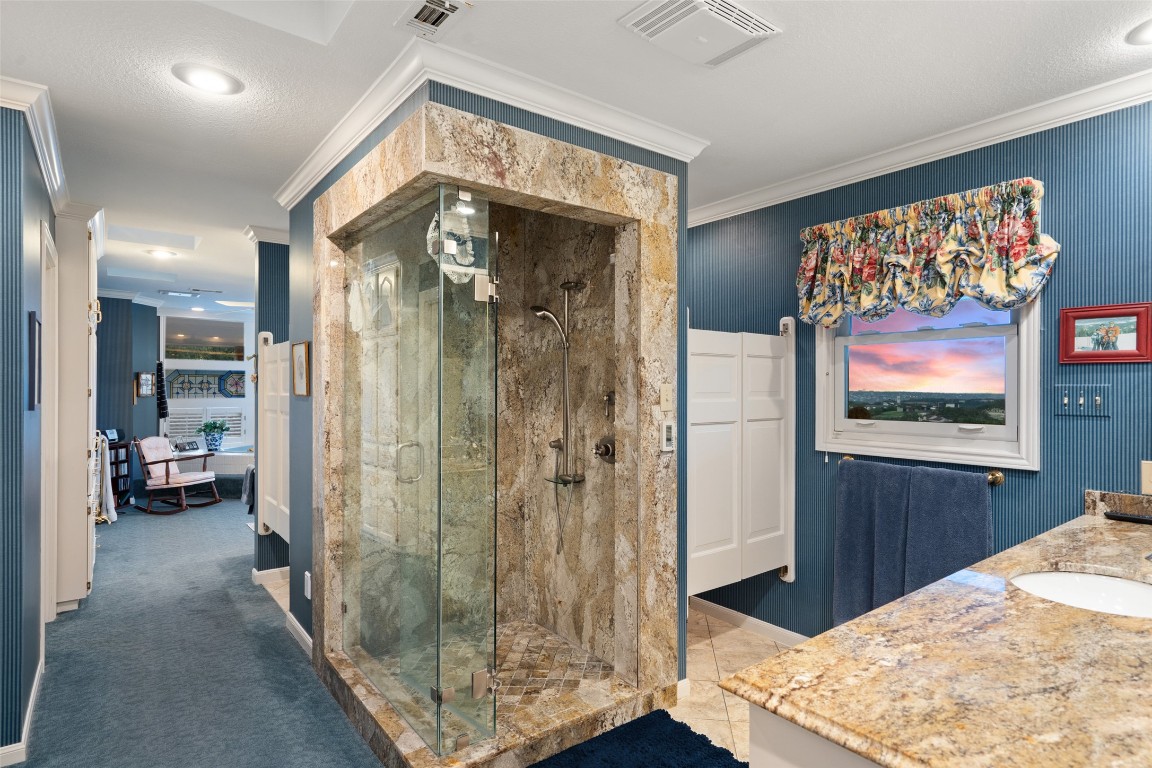12 Hedge Lane Austin, TX 78746 - Photo 13 of 30 a view of a hallway to rooms and interior of the house