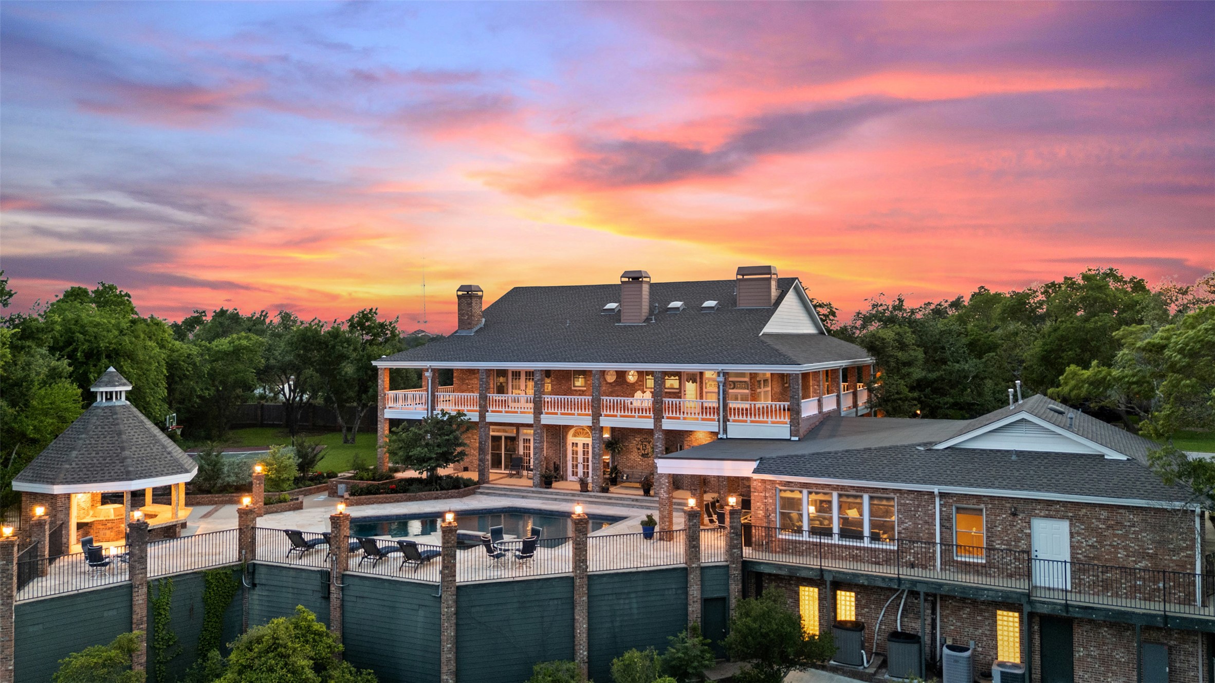 12 Hedge Lane Austin, TX 78746 - Photo 3 of 30