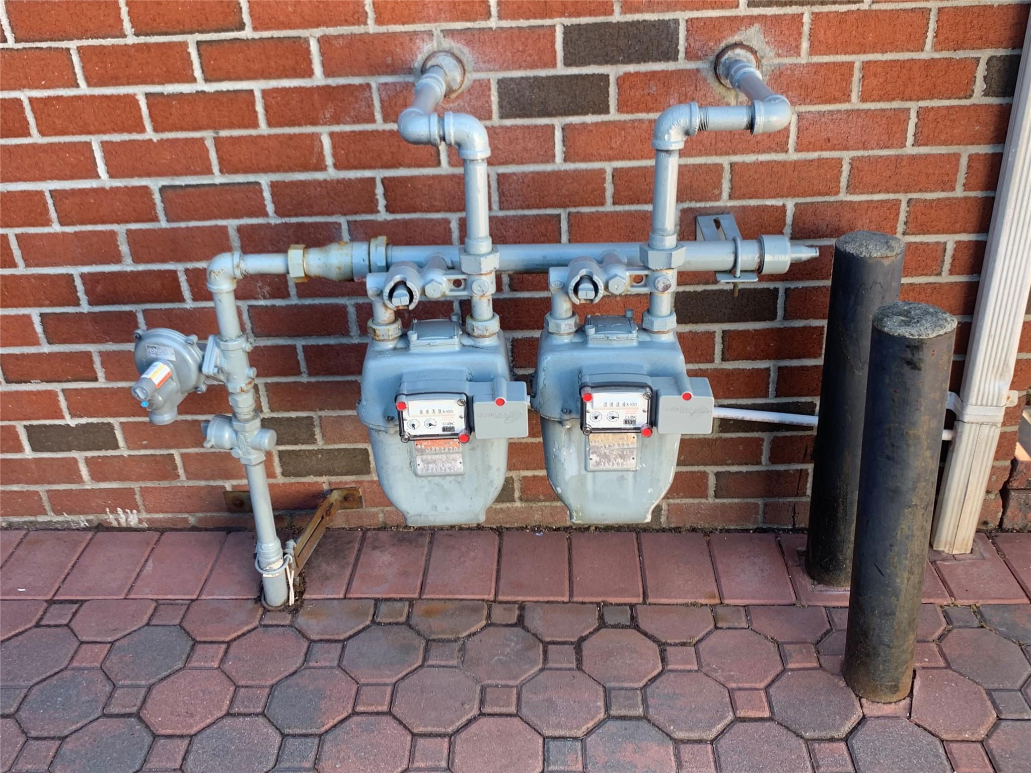 87-33 Commonwealth Boulevard Queens, NY 11426 - Photo 3 of 28 a view of two chairs in a room
