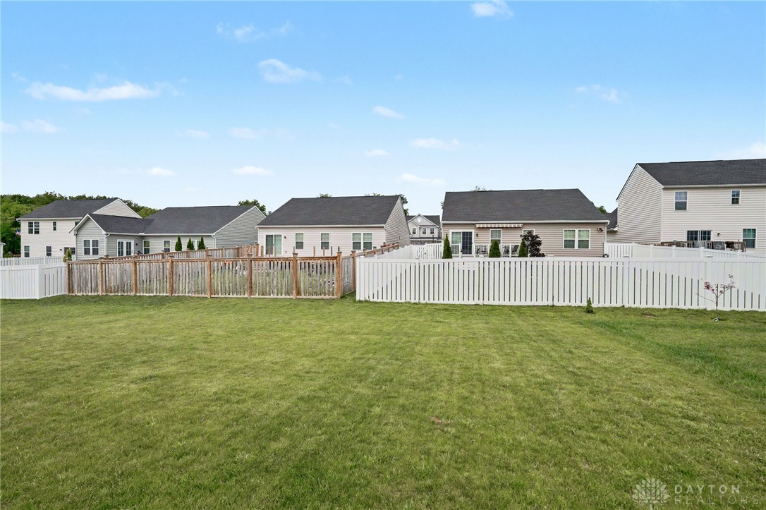 157 Cresting Road Fairborn, OH 45324 - Photo 38 of 43