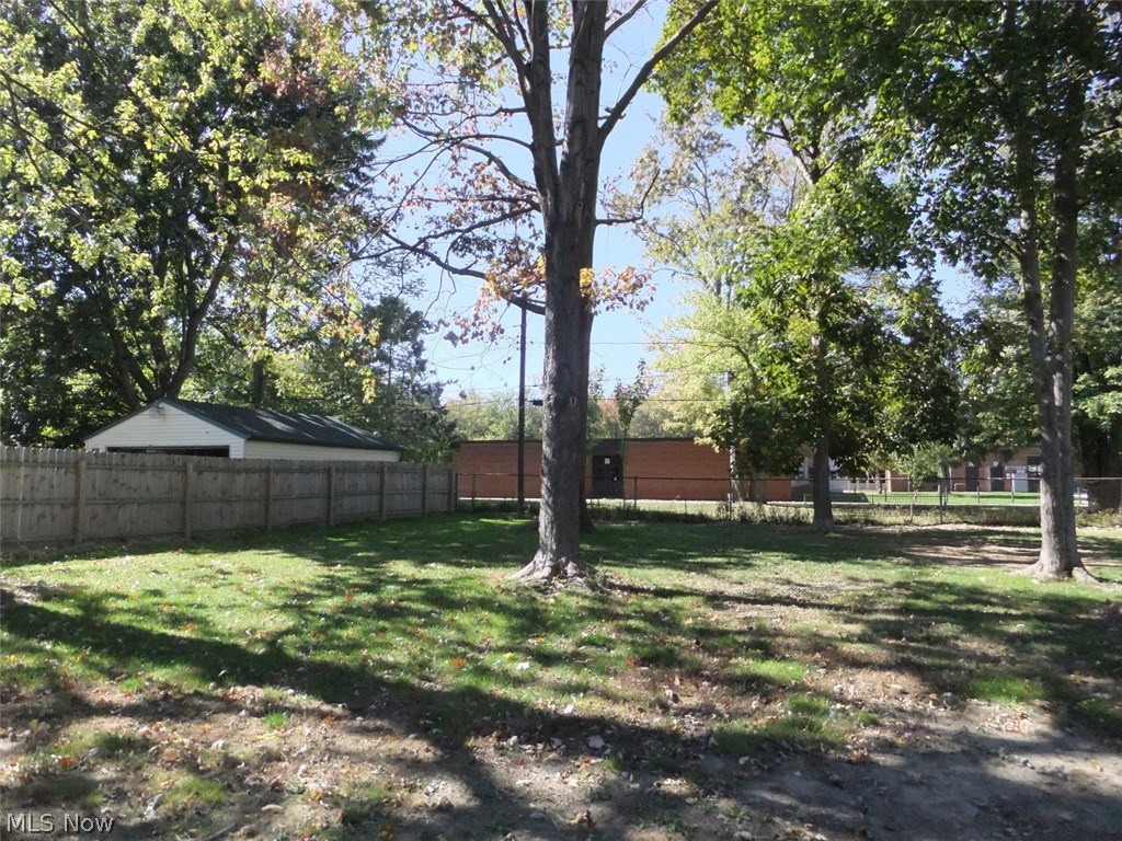 5044 Forest Road Mentor, OH 44060 - Photo 9 of 14 Double lot, large wooded and private