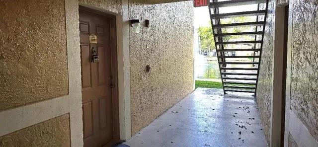 $1,975 | 301 Palm Way, Unit 107, Pembroke Pines, FL 33025