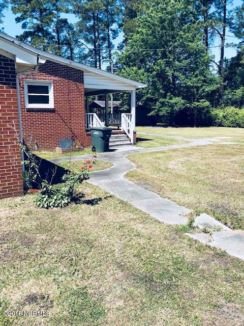 125 East Ridge Street Rose Hill, NC 28458 - Photo 8 of 22 8