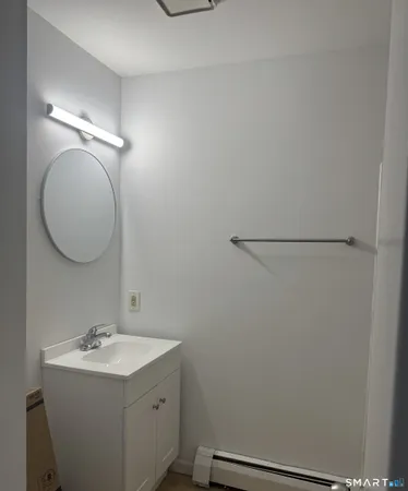 $3,000 | 15 Greenwich Avenue, Unit 9, Stamford, CT 06902