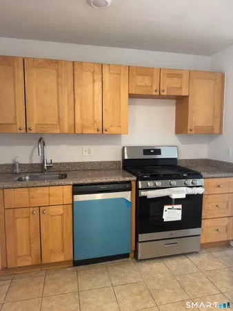 $3,000 | 15 Greenwich Avenue, Unit 9, Stamford, CT 06902