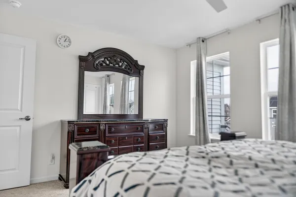 $4,500 | 395 South Pointe Avenue, South Elgin, IL 60177