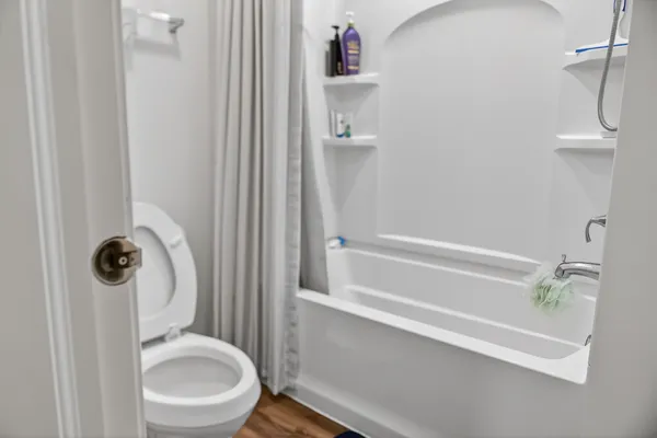 $4,500 | 395 South Pointe Avenue, South Elgin, IL 60177