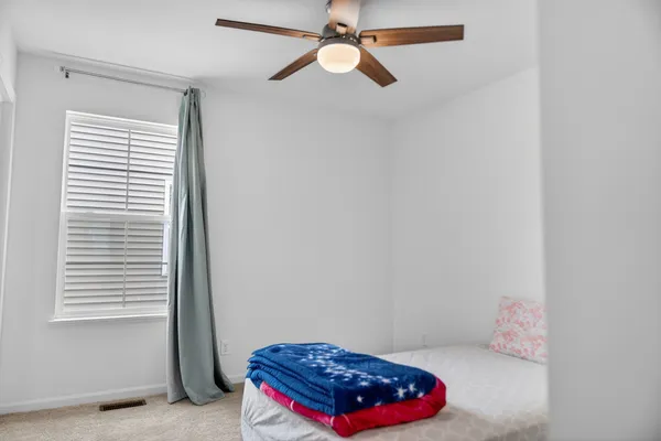 $4,500 | 395 South Pointe Avenue, South Elgin, IL 60177