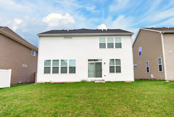 $4,500 | 395 South Pointe Avenue, South Elgin, IL 60177