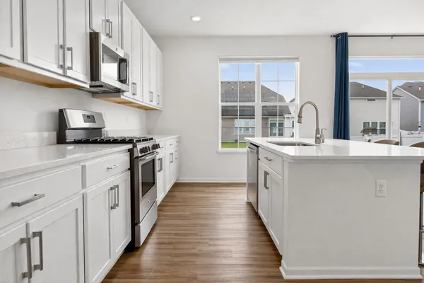 $4,500 | 395 South Pointe Avenue, South Elgin, IL 60177