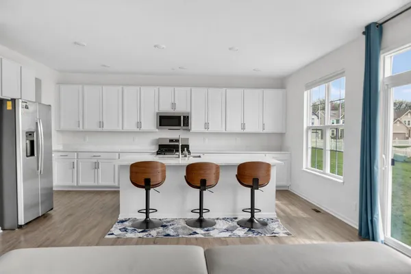 $4,500 | 395 South Pointe Avenue, South Elgin, IL 60177