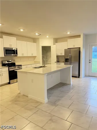 $2,300 | 17404 Monte Isola Way, North Fort Myers, FL 33917
