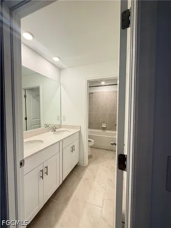 $2,300 | 17404 Monte Isola Way, North Fort Myers, FL 33917