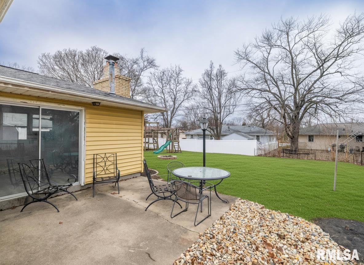 112 Caroline Street Morton, IL 61550 - Photo 3 of 50